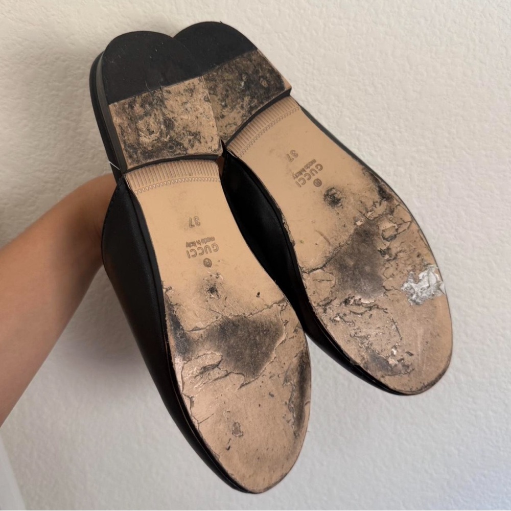 Gucci Black and Gold Leather Mules with Horsebit Detail - Picture 4 of 4